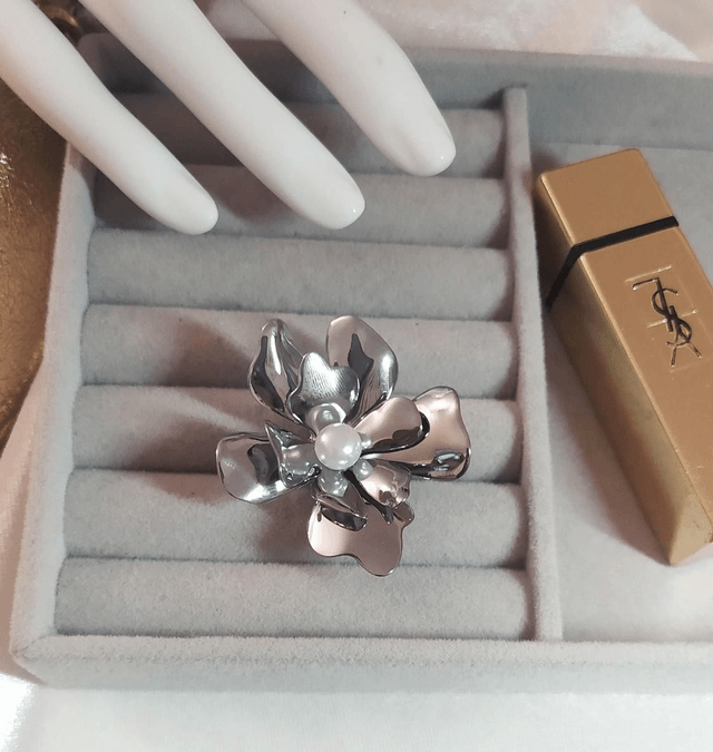 Bague fleur Grise 